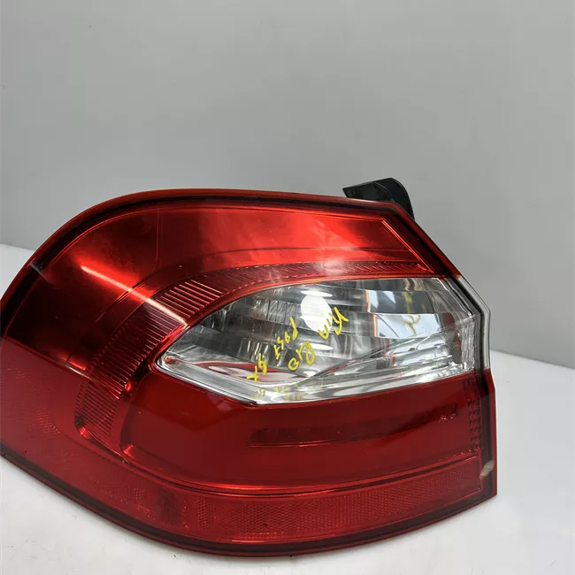 Fanale posteriore parte esterno sinistro