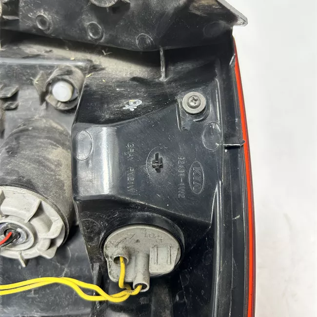 Fanale posteriore parte esterno sinistro