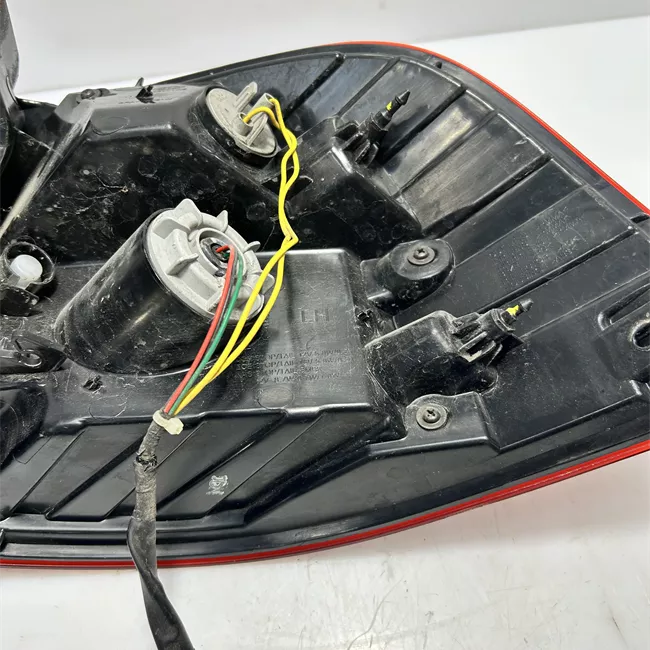 Fanale posteriore parte esterno sinistro