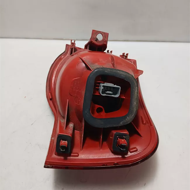 Fanale posteriore parte esterno sinistro