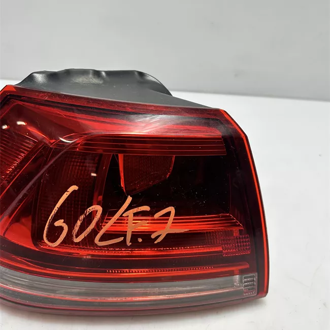 Fanale posteriore parte esterno sinistro