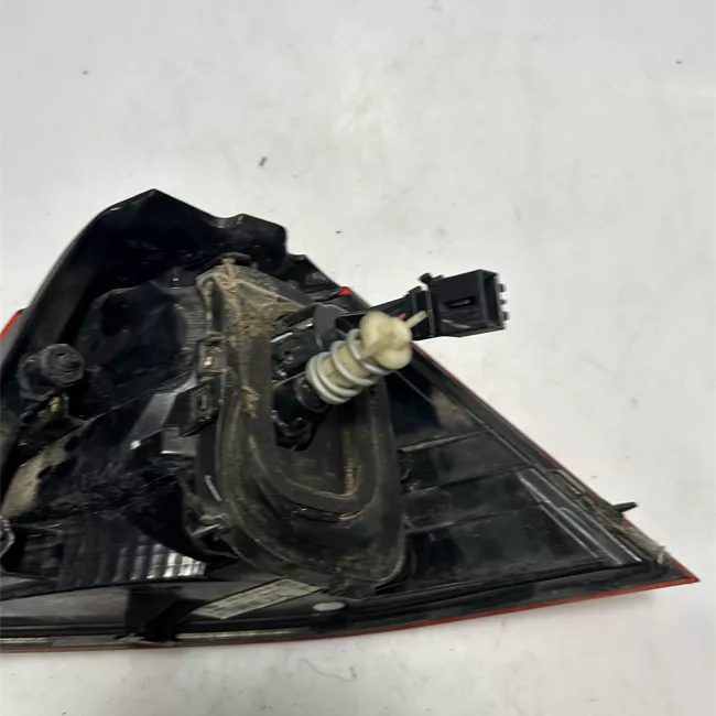 Fanale posteriore parte esterno sinistro