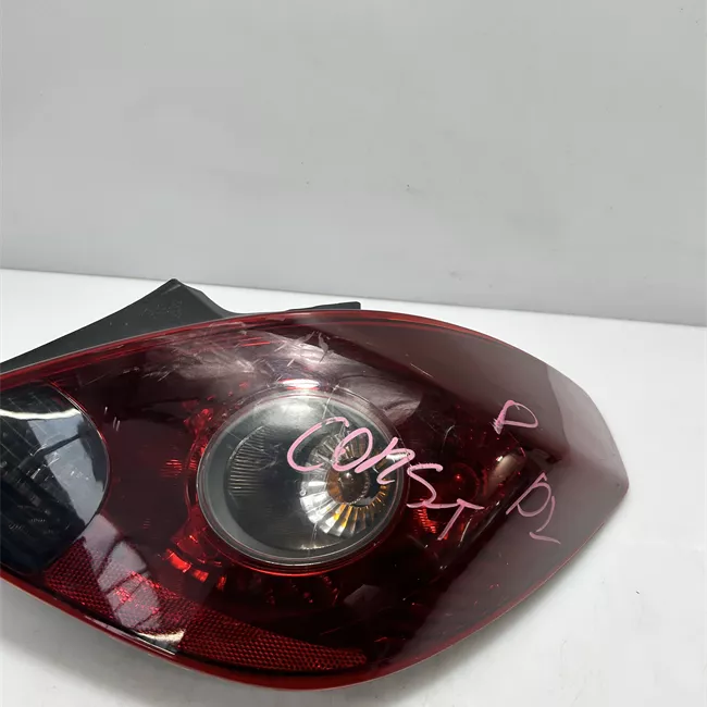 Fanale posteriore destro Trasparente scuro