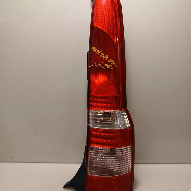 Fanale posteriore destro 11/04<