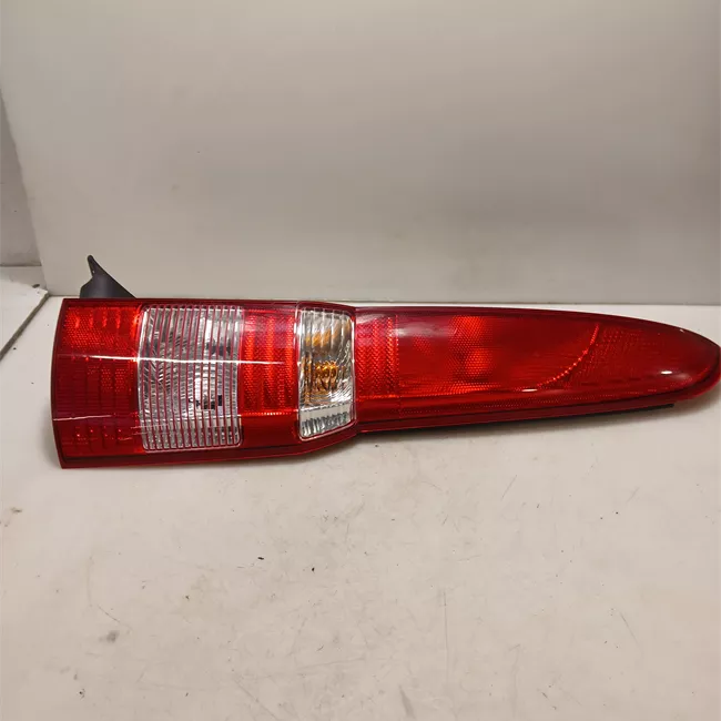 Fanale posteriore destro 11/04>