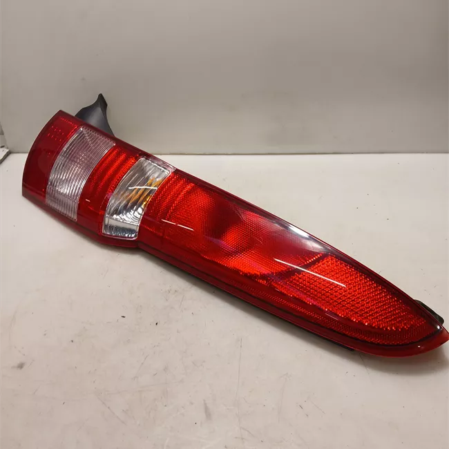 Fanale posteriore destro 11/04>