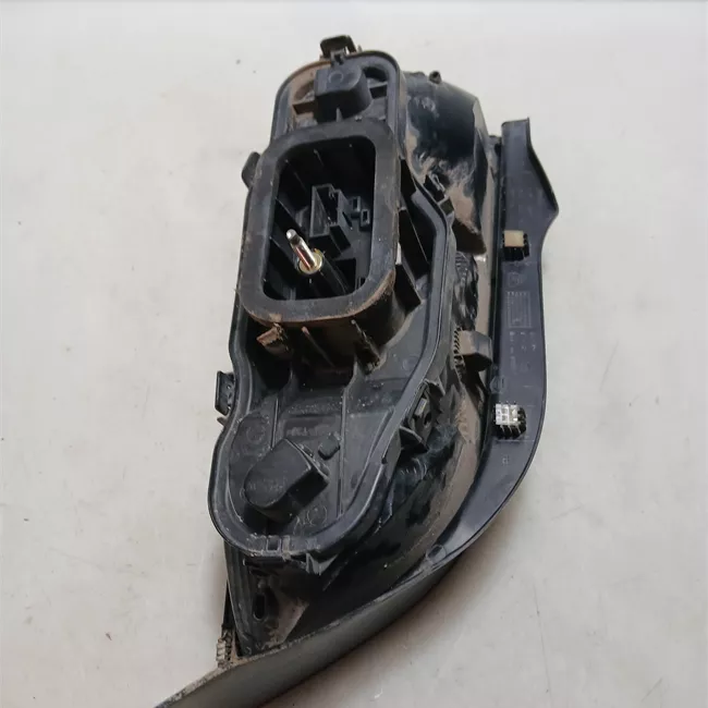 Fanale posteriore sinistro