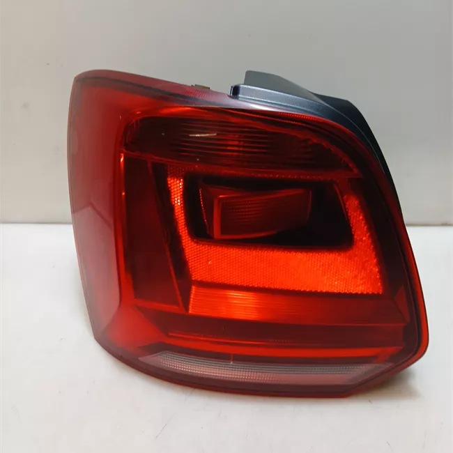Fanale posteriore sinistro con retromarcia