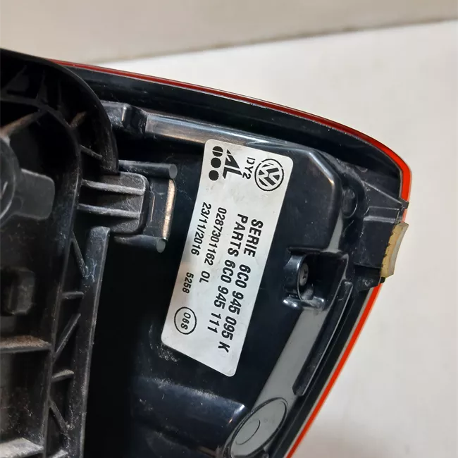 Fanale posteriore sinistro con retromarcia