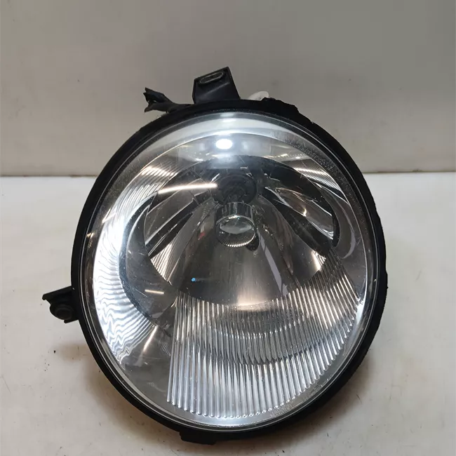 Proiettore con regolatore altezza sinistro