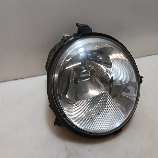 Proiettore con regolatore altezza destro