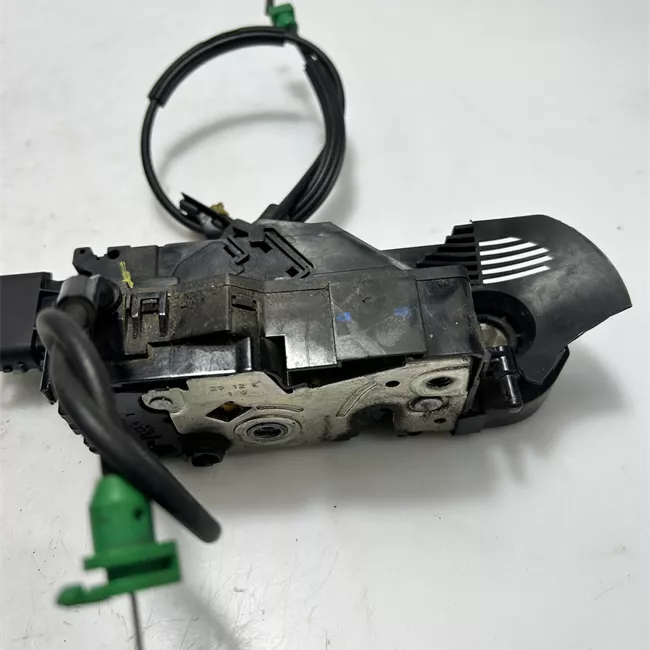 Serratura porta anteriore sinistra