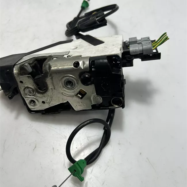 Serratura porta anteriore sinistra