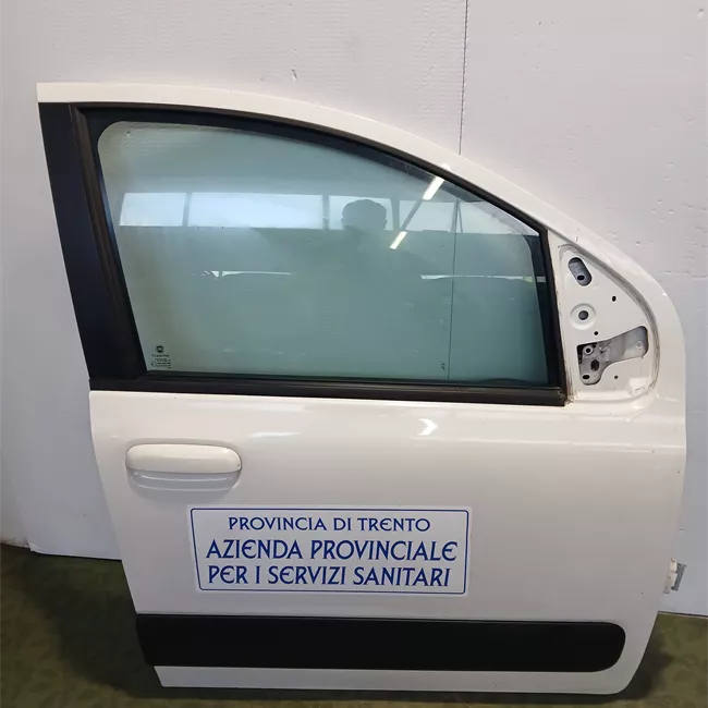 Porta anteriore destra con fasce paracolpi