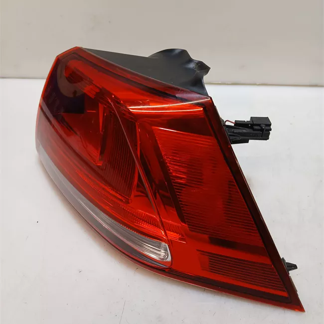 Fanale posteriore parte esterno destro