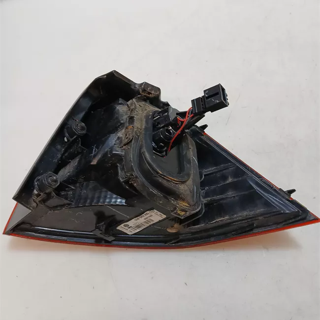 Fanale posteriore parte esterno sinistro