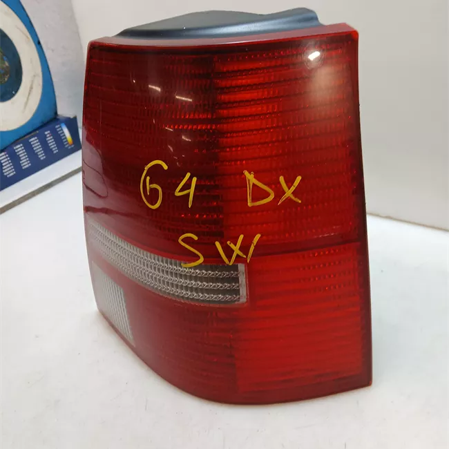 Fanale posteriore destro bianco