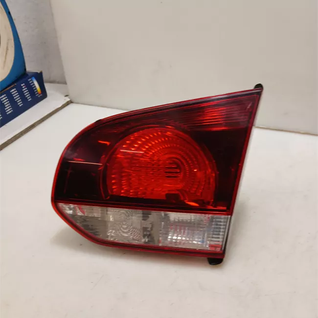 Fanale posteriore parte interno destro oscurato