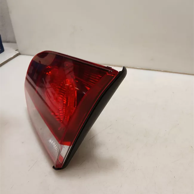 Fanale posteriore parte interno destro oscurato