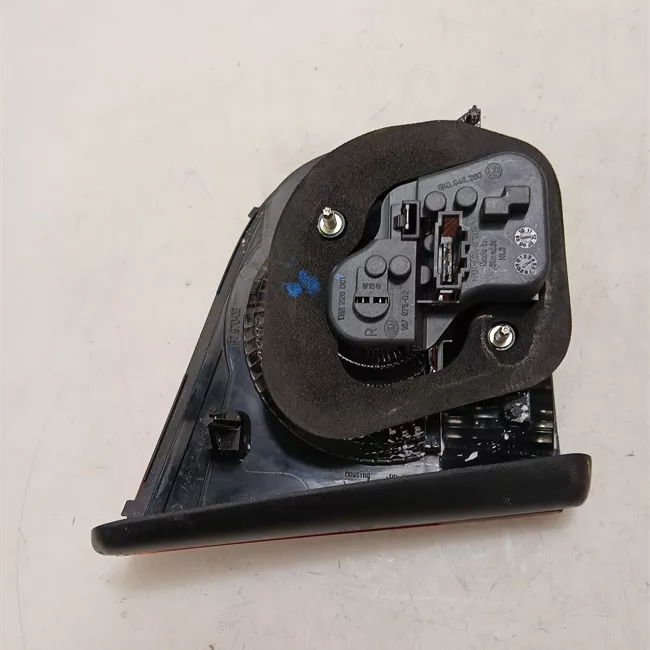 Fanale posteriore parte interno destro oscurato