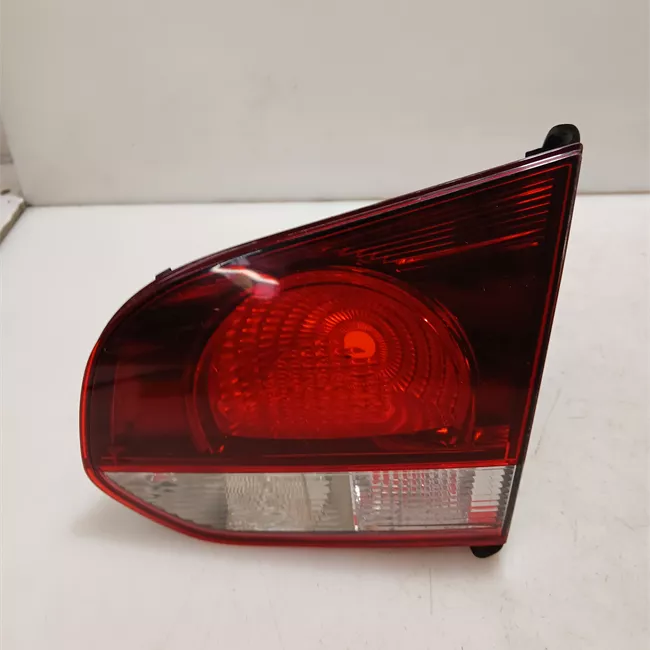 Fanale posteriore parte interno destro oscurato