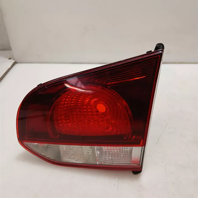 Fanale posteriore parte interno destro oscurato