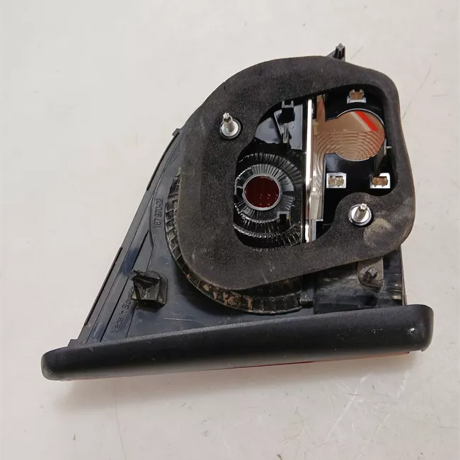 Fanale posteriore parte interno destro oscurato