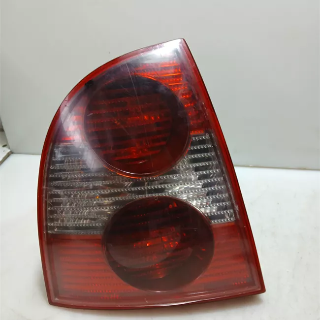 Fanale posteriore parte esterno sinistro