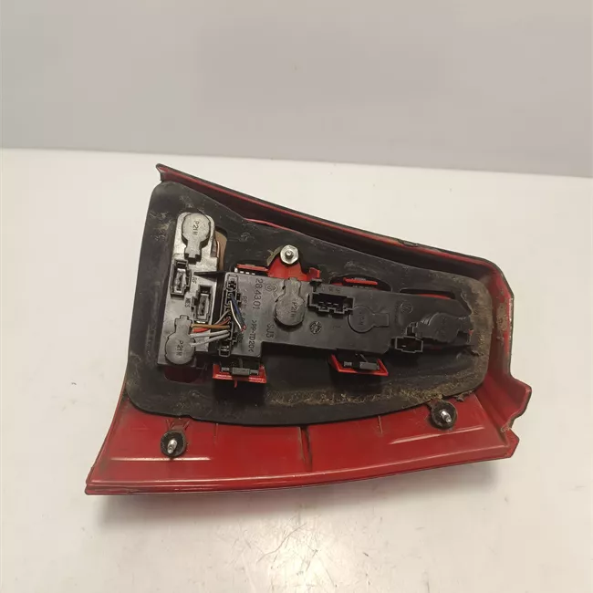 Fanale posteriore sinistro rosso