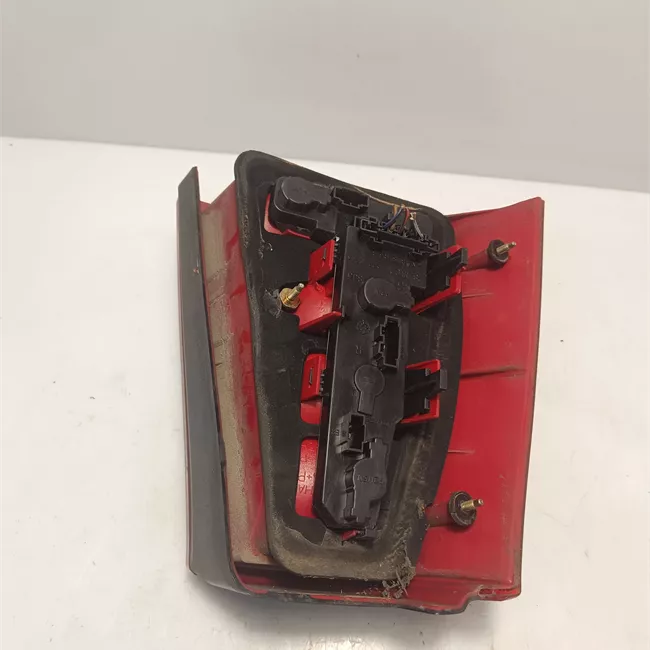 Fanale posteriore destro rosso