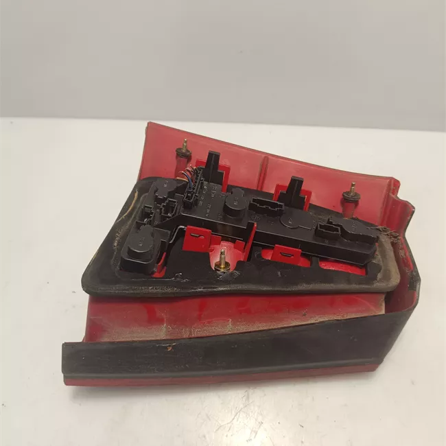 Fanale posteriore destro rosso