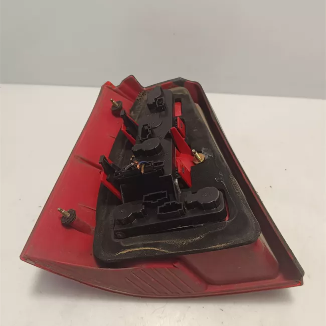 Fanale posteriore destro rosso