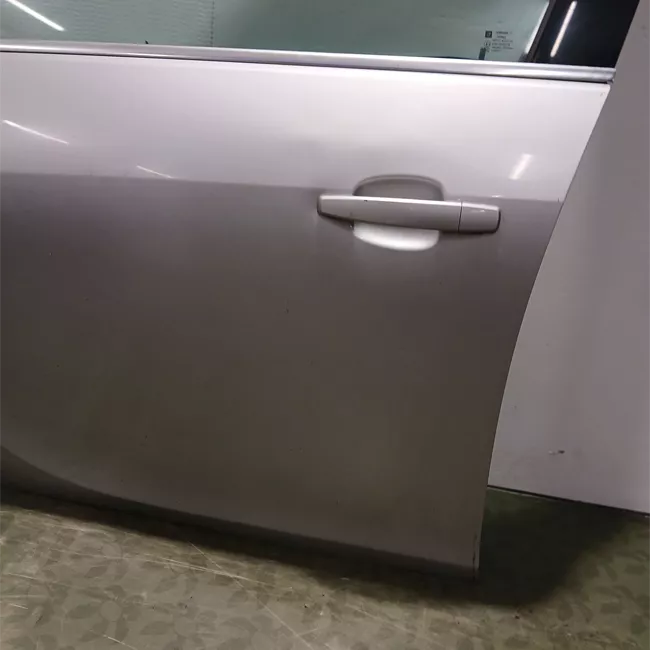 Porta anteriore sinistra