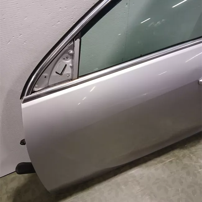 Porta anteriore sinistra