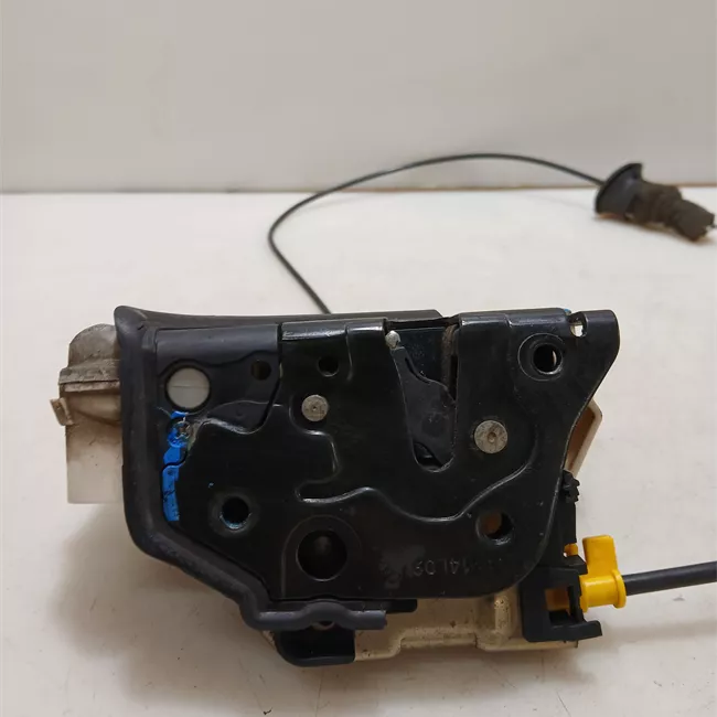 Serratura porta anteriore sinistra