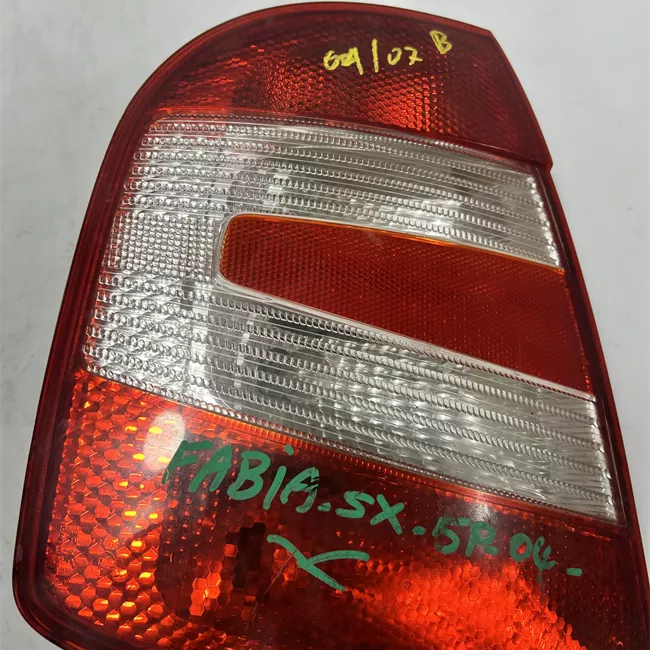 Fanale posteriore sinistro