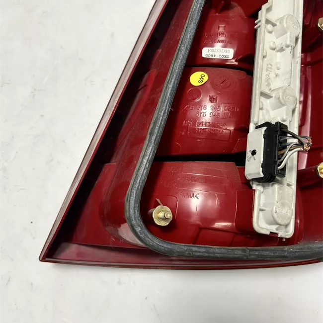 Fanale posteriore sinistro