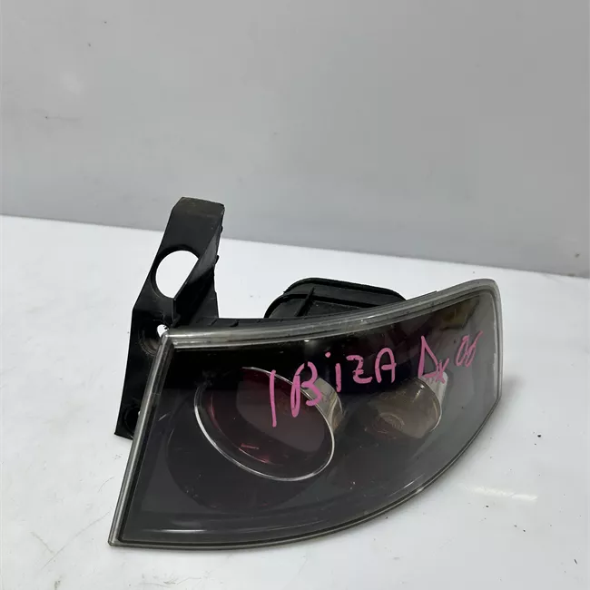 Fanale posteriore parte esterno destro ri oscurati