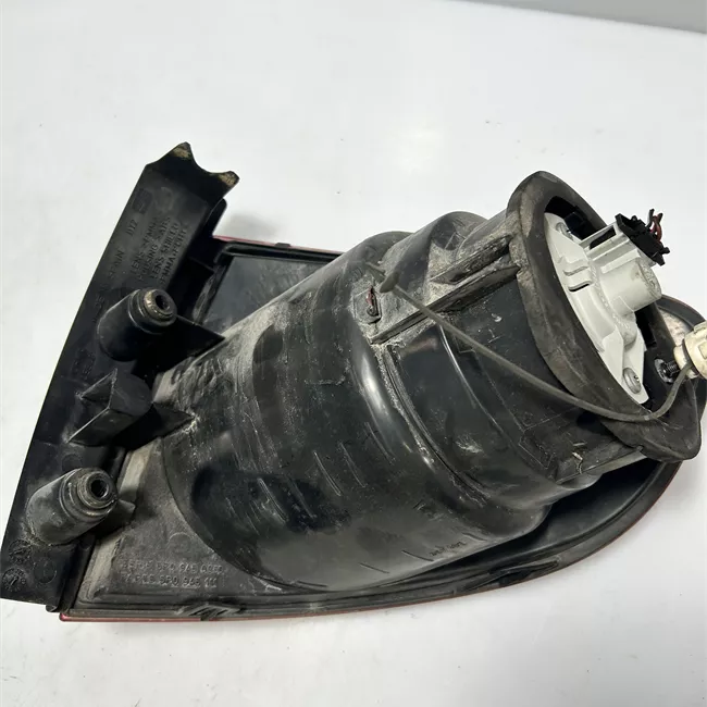 Fanale posteriore sinistro Nero