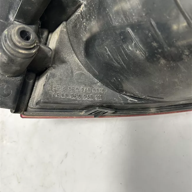 Fanale posteriore sinistro Nero