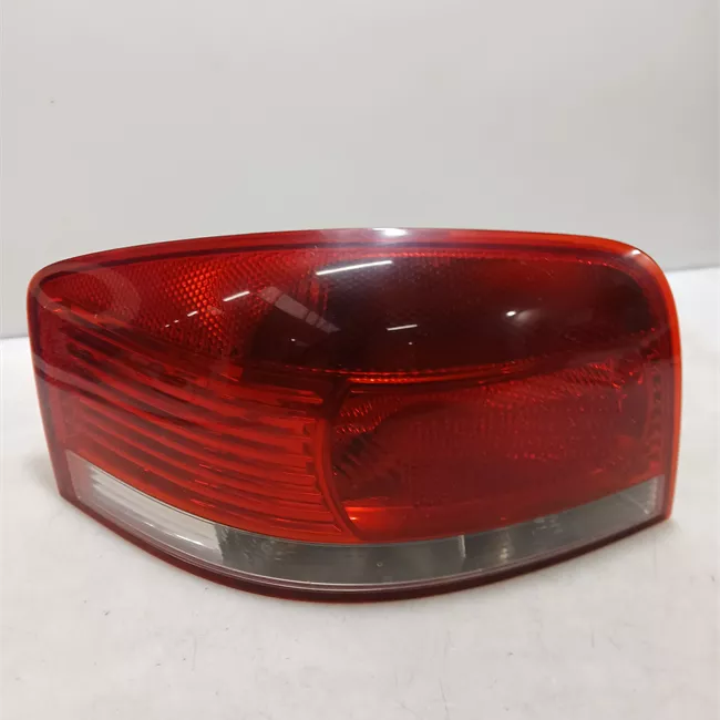 Fanale posteriore sinistro con retronebbia