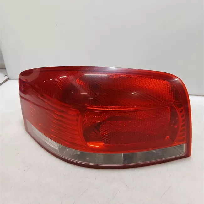 Fanale posteriore sinistro senza retronebbia