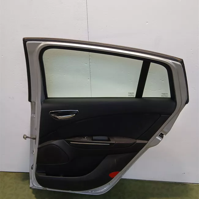 Porta posteriore destra