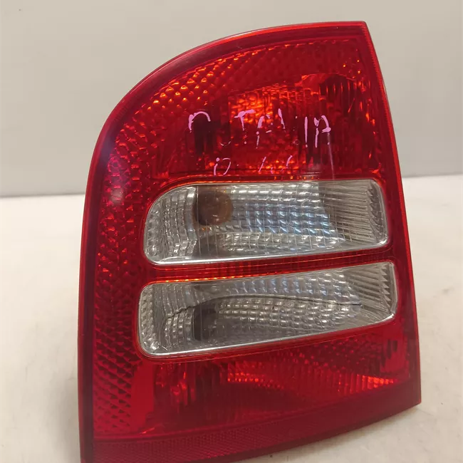 Fanale posteriore sinistro 00>