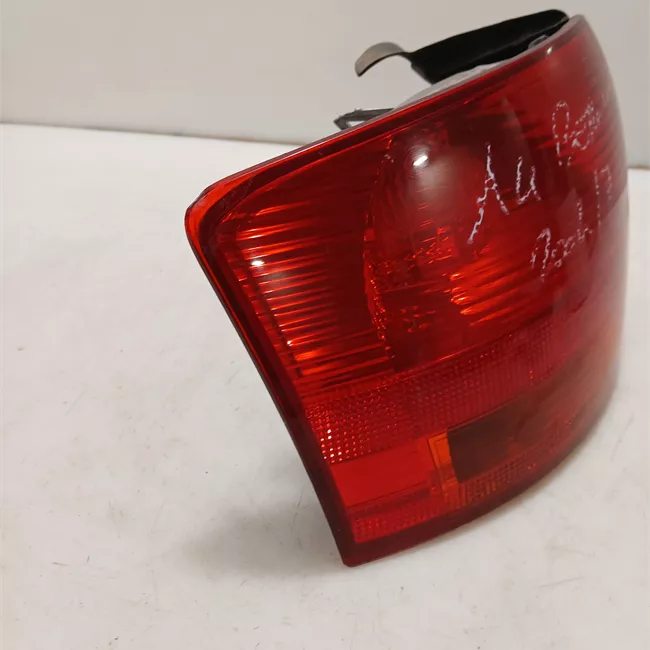 Fanale posteriore parte esterno sinistro