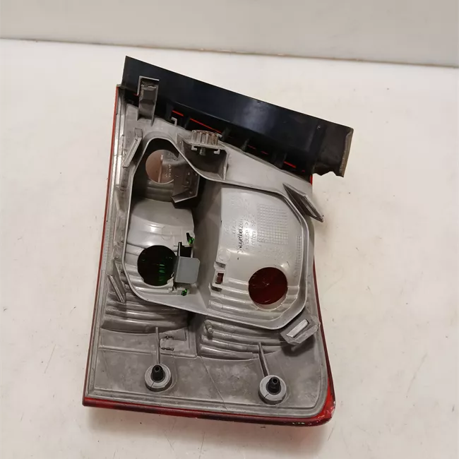 Fanale posteriore parte esterno sinistro