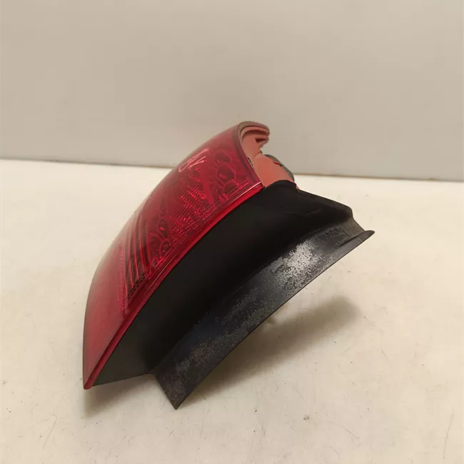 Fanale posteriore parte esterno sinistro con led