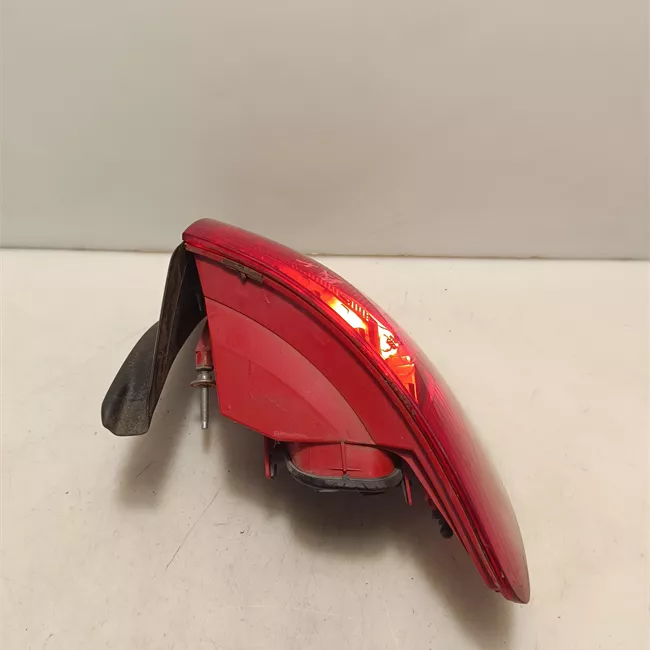 Fanale posteriore parte esterno sinistro con led