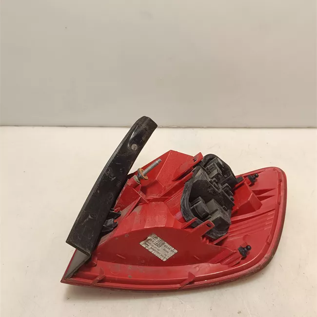 Fanale posteriore parte esterno sinistro con led