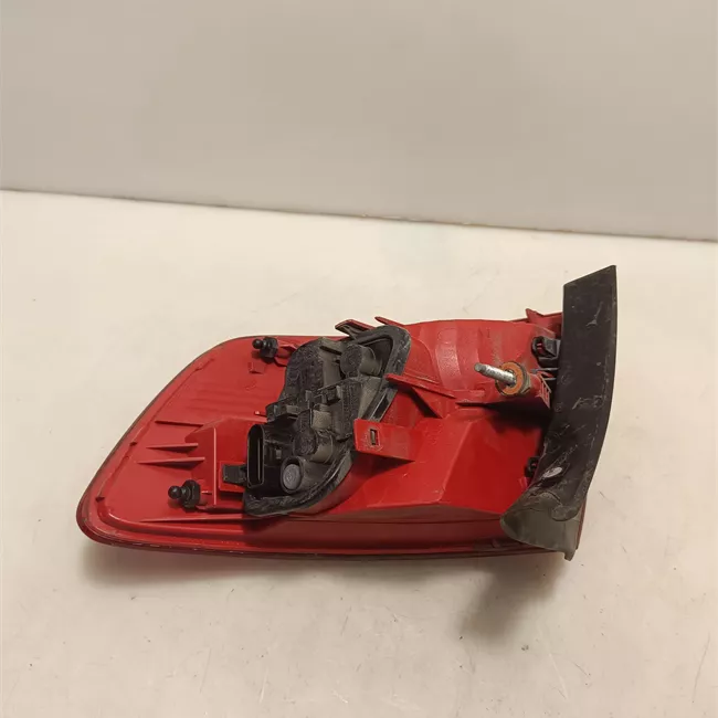 Fanale posteriore parte esterno sinistro con led